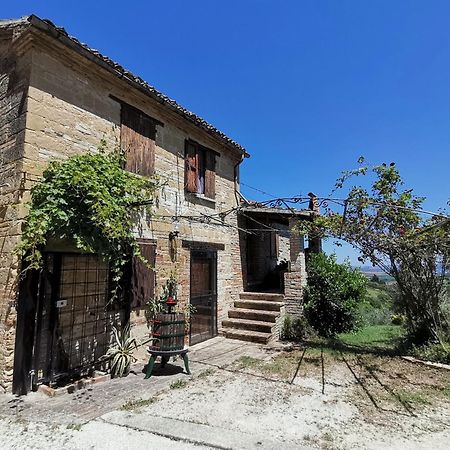 Villa Casale Ariella Patricio à Mombaroccio Extérieur photo